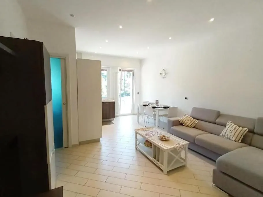 Appartamento Con Stupenda Vista Mare Zona Bristol Rapallo Apartment