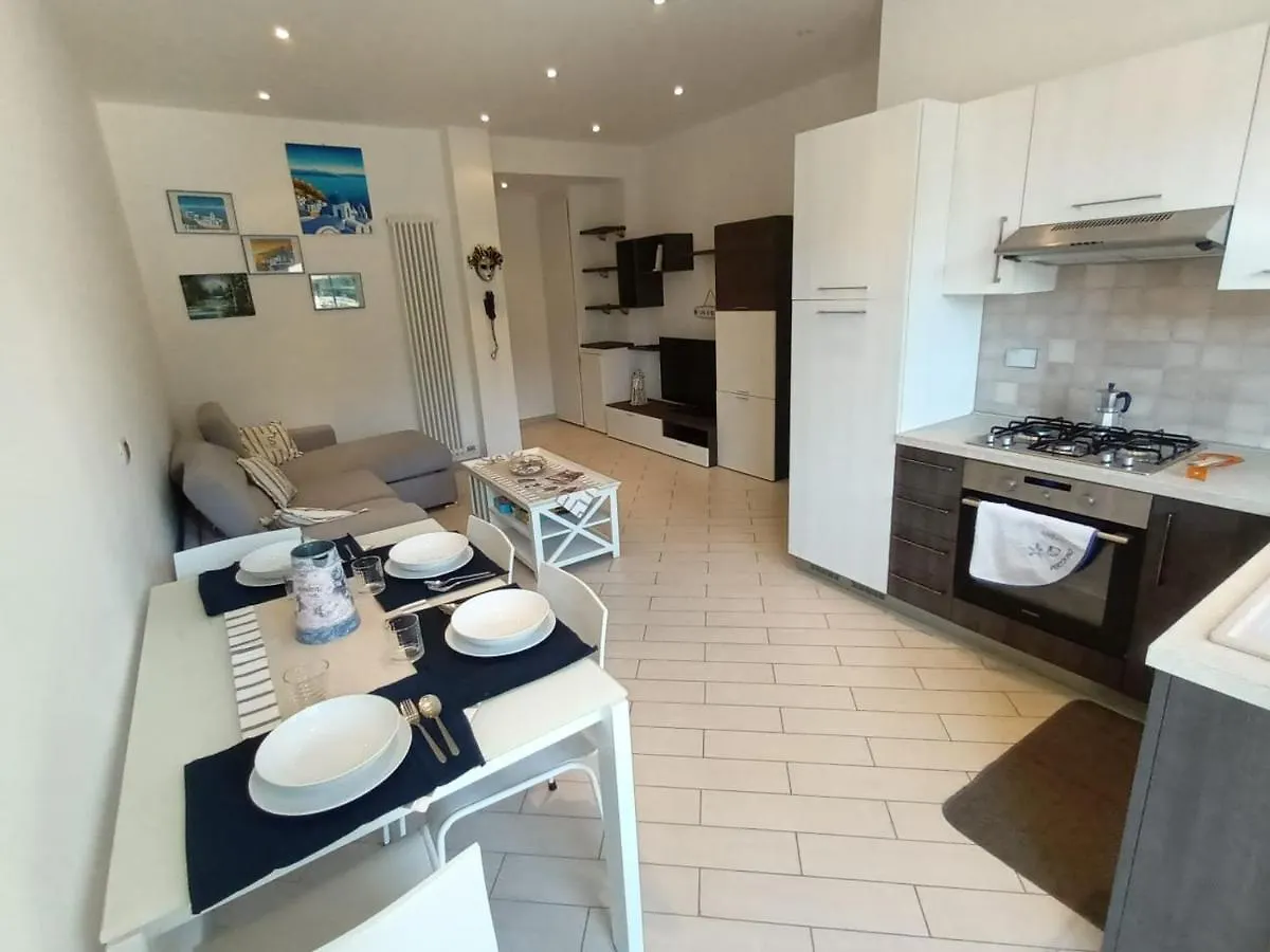 Appartamento Con Stupenda Vista Mare Zona Bristol Rapallo 0*,  Italy